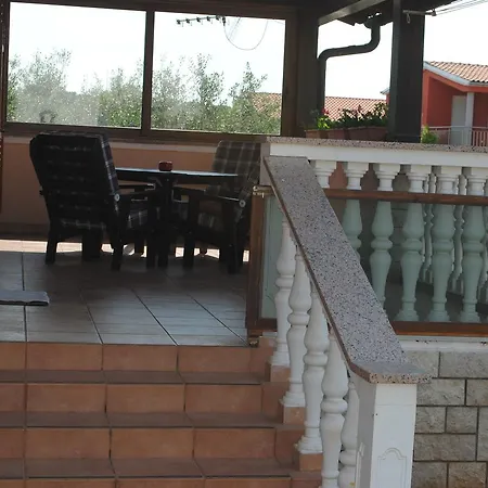 Apartman Holiday Ana *