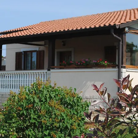 Apartament Holiday Ana Pula