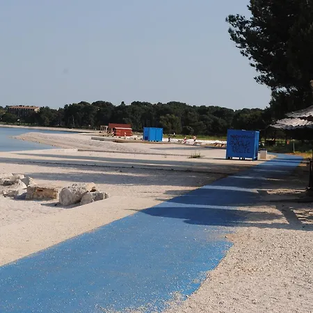 Holiday Ana Apartament *