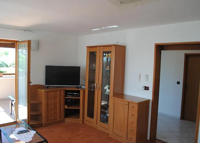 Apartament Holiday Ana *