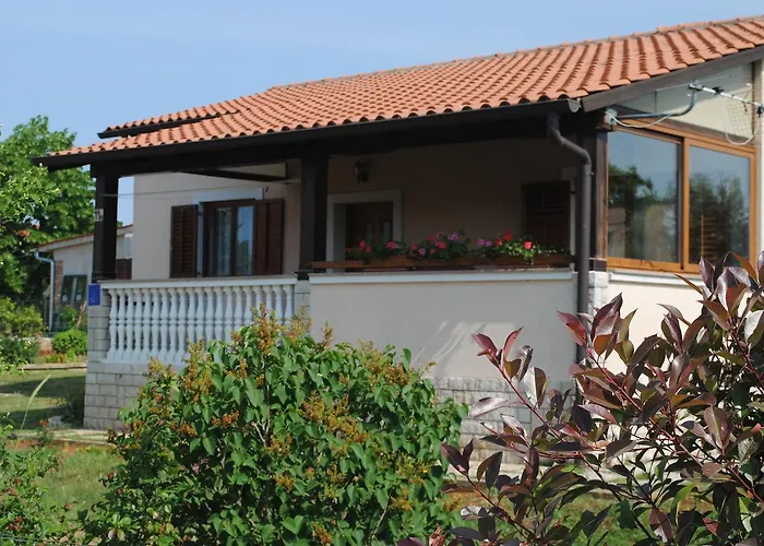Apartament Holiday Ana Pula